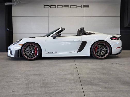 2025 Porsche 718 Spyder 