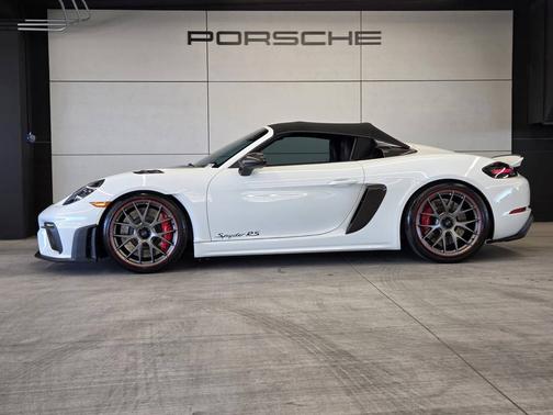 2025 Porsche 718 Spyder 