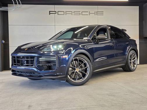 Algarve Blue Metallic 2024 Porsche Cayenne