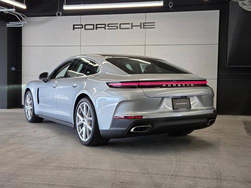 Dolomite Silver Metallic 2026 Porsche Panamera