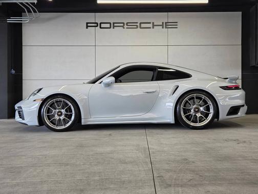 Ice Grey Metallic 2025 Porsche 911
