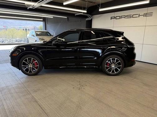 2024 Porsche Cayenne 