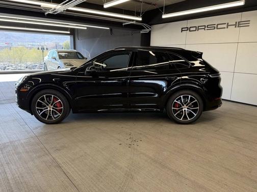 2024 Porsche Cayenne 