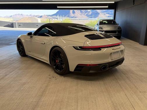 Chalk 2022 Porsche 911