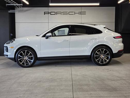 Carrara White Metallic 2026 Porsche Cayenne