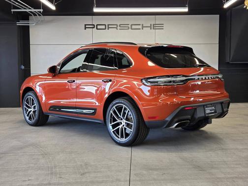 Papaya Metallic 2025 Porsche Macan