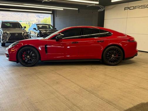 Carmine Red 2022 Porsche Panamera