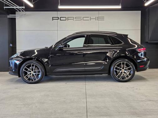 2026 Porsche Macan 