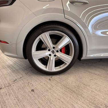 Chalk 2026 Porsche Cayenne