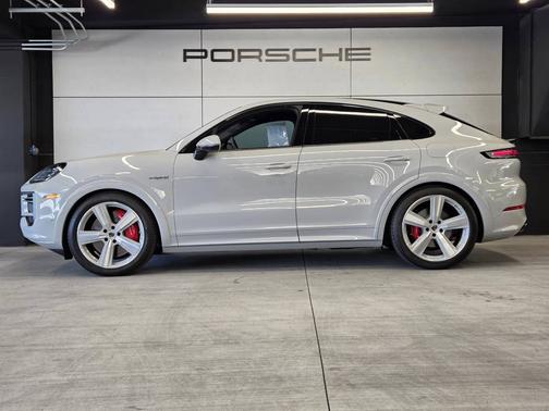 Chalk 2026 Porsche Cayenne