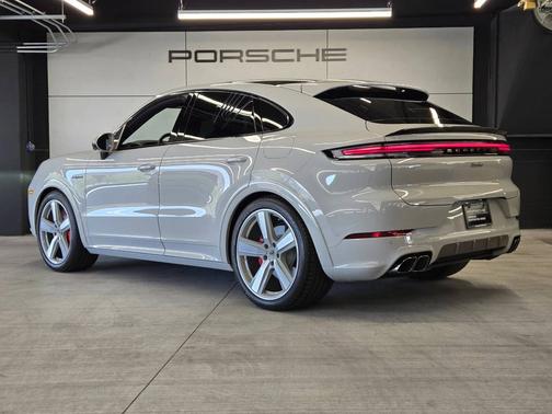 Chalk 2026 Porsche Cayenne