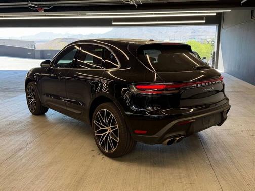 2023 Porsche Macan 