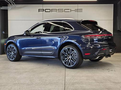Night Blue Metallic 2023 Porsche Macan