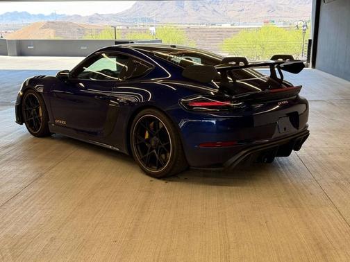 Gentian Blue Metallic 2025 Porsche 718 Cayman