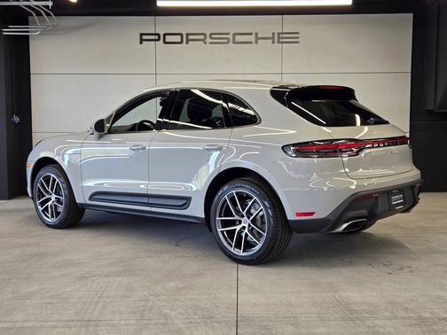 2025 Porsche Macan 