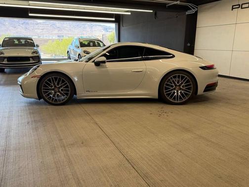 Ice Grey Metallic 2024 Porsche 911