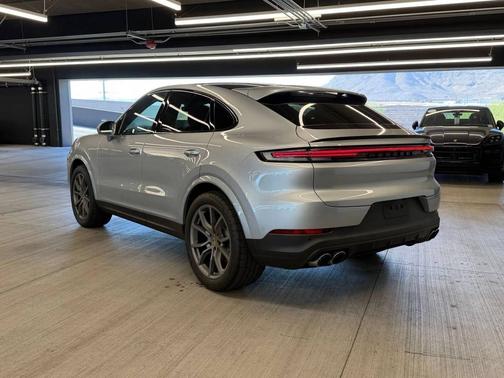 Dolomite Silver Metallic 2024 Porsche Cayenne