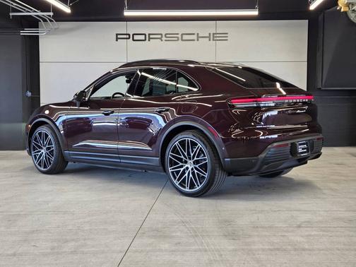 2025 Porsche Macan 