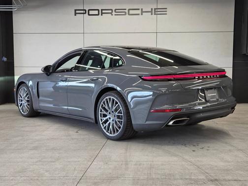 2025 Porsche Panamera 