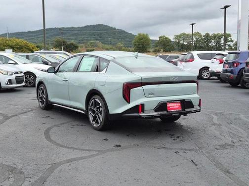 2025 Kia K4 GT-Line