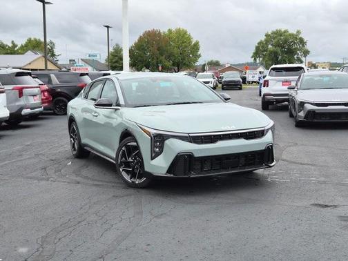 2025 Kia K4 GT-Line