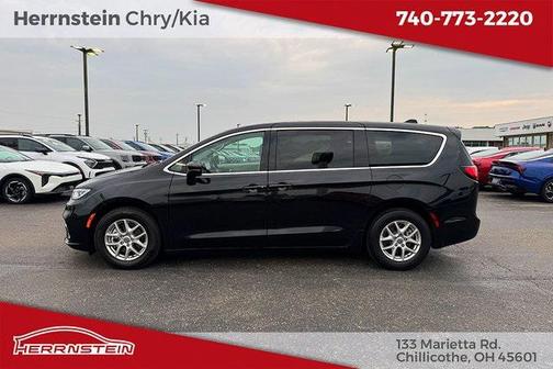 2023 Chrysler Pacifica Touring L