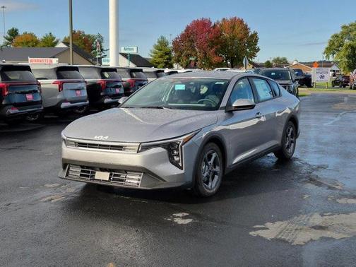 2025 Kia K4 LXS