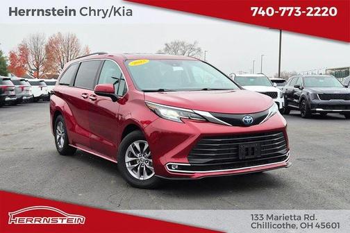 2023 Toyota Sienna XLE
