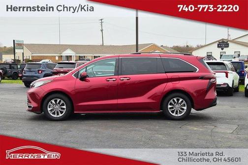 2023 Toyota Sienna XLE