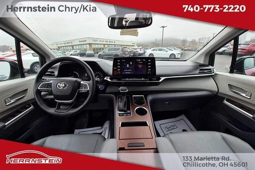 2023 Toyota Sienna XLE