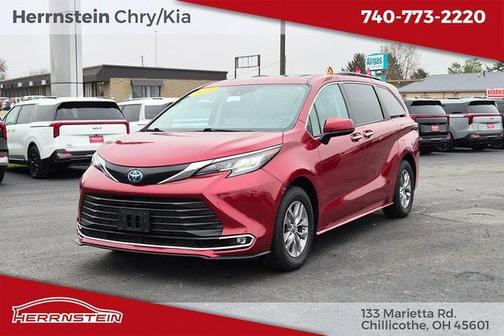 2023 Toyota Sienna XLE