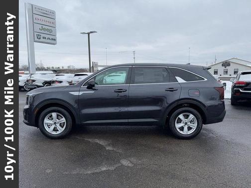 2025 Kia Sorento LX