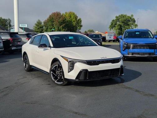 2025 Kia K4 GT-Line