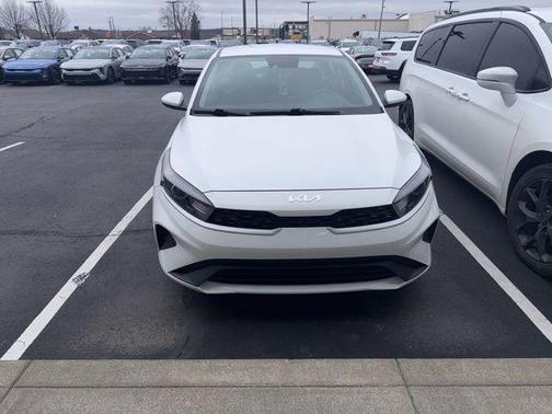 Snow White Pearl 2022 Kia Forte LXS