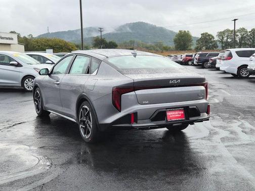 2025 Kia K4 GT-Line