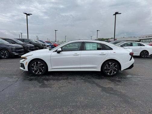 2025 Kia K5 EX