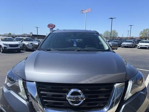 2019 Nissan Pathfinder SL