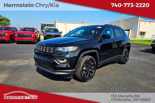 Diamond Black Crystal Pearlcoat 2026 Jeep Compass Latitude
