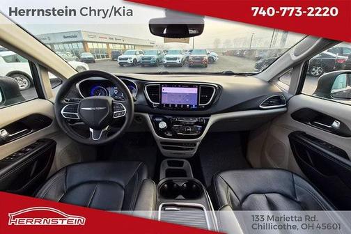 2022 Chrysler Pacifica Touring L