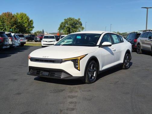 2025 Kia K4 LXS