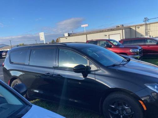 2019 Chrysler Pacifica Touring-L Plus