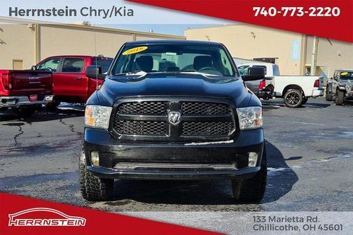 Brilliant Black Crystal Pearlcoat 2018 RAM 1500 Express