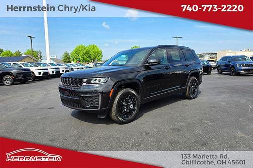 Diamond Black Crystal Pearlcoat 2026 Jeep Grand Cherokee L Altitude
