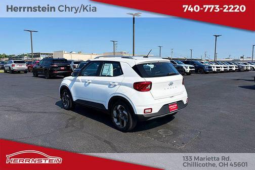 Ceramic White 2023 Hyundai VENUE SEL