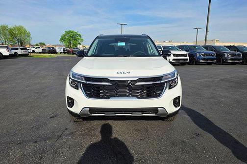Clear White 2026 Kia Seltos S