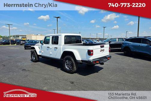 Bright White Clearcoat 2026 Jeep Gladiator Mojave X 4x4