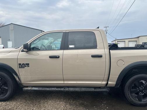 2019 RAM 1500 SLT