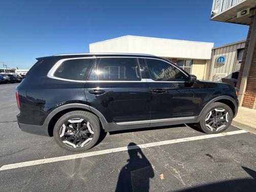 Ebony Black 2024 Kia Telluride EX