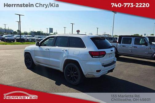 Bright White Clearcoat 2018 Jeep Grand Cherokee Altitude