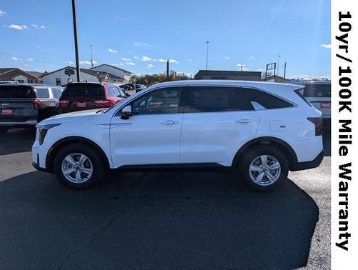 2025 Kia Sorento LX